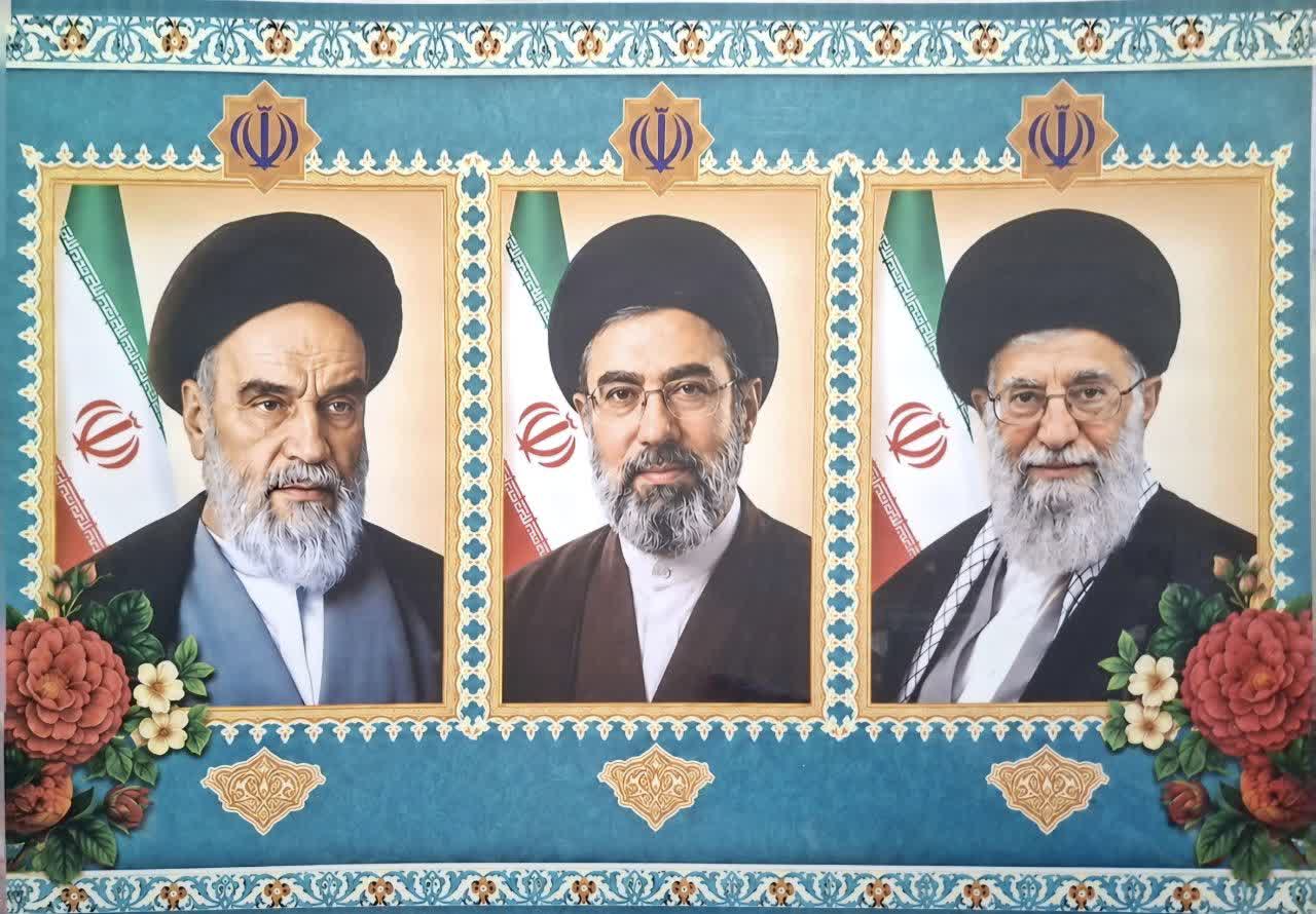 لمینت آ۳ عکس سه رهبر